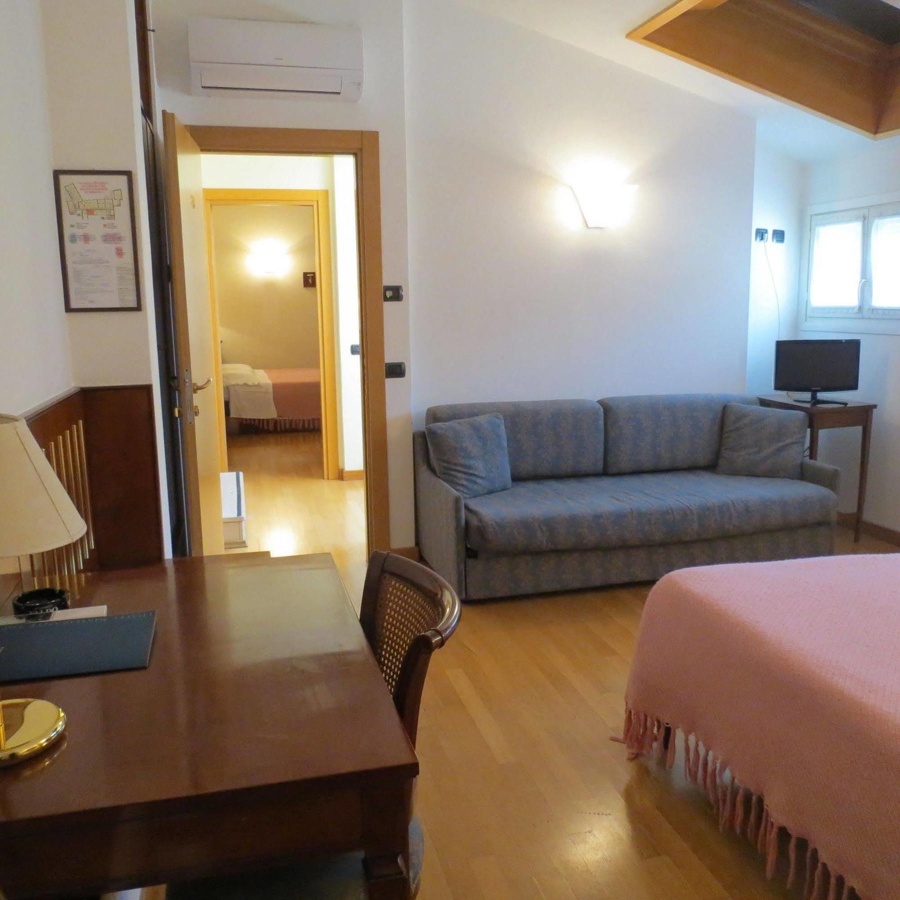 Hotel Tre Re Como Kültér fotó
