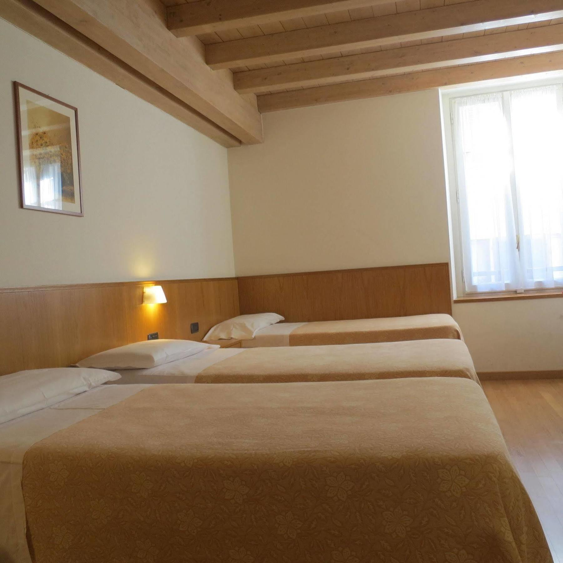 Hotel Tre Re Como Kültér fotó